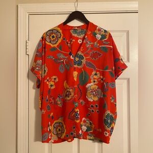 Jodifl Floral Red/Orange Women’s Pullover Top. V-Neck. Short Sleeve. Large. USA.